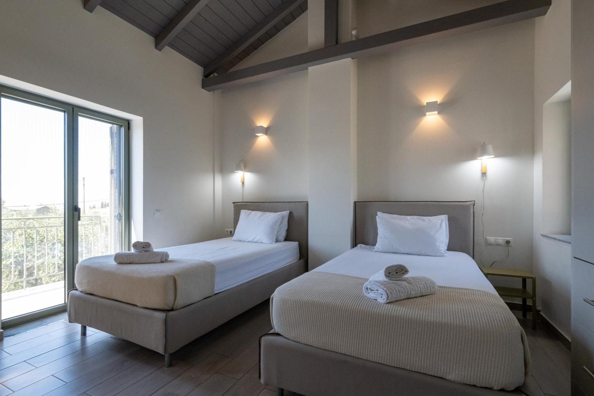Torri Di Pietra Villa Stoupa Room photo