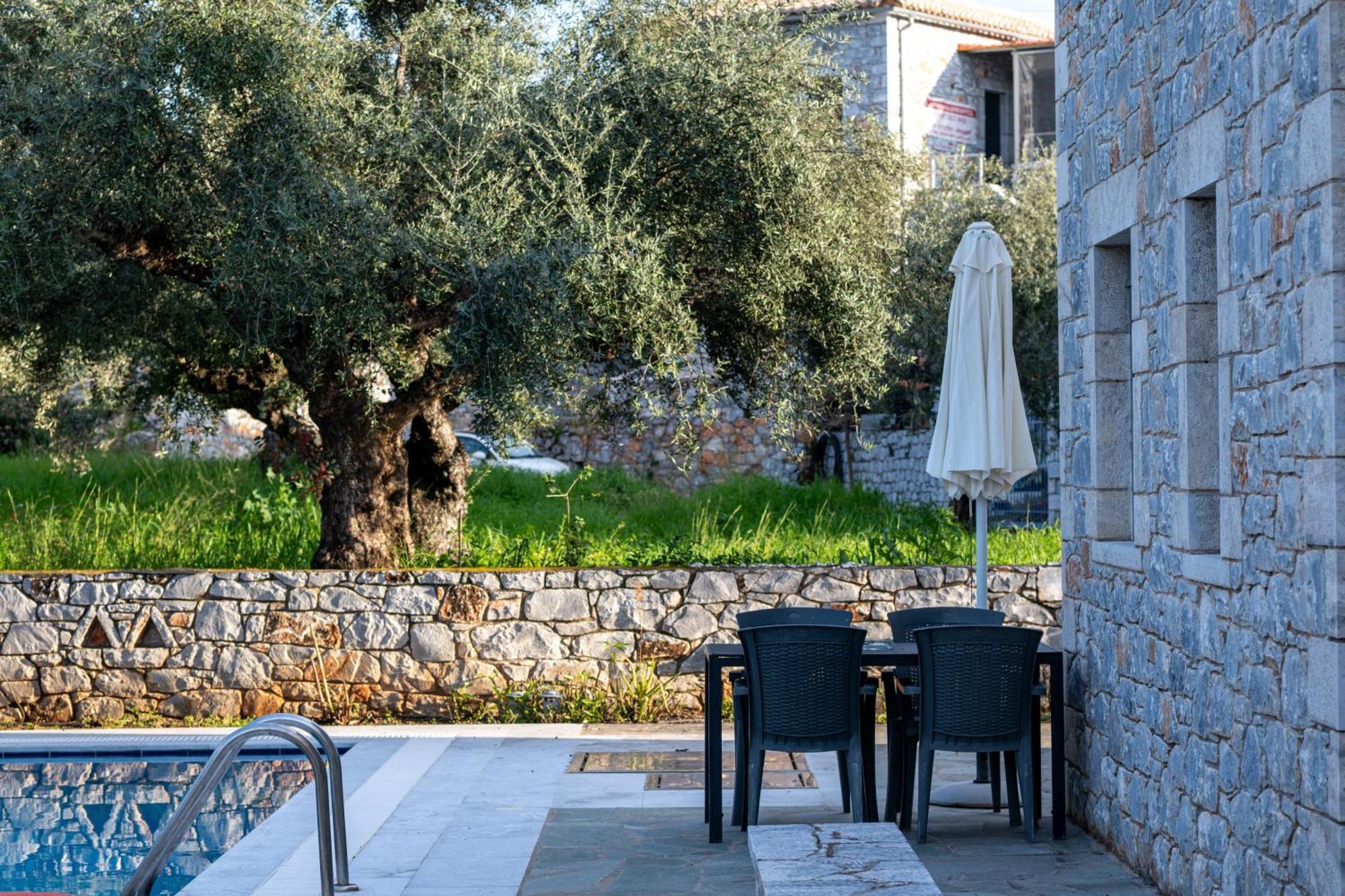Torri Di Pietra Villa Stoupa Room photo